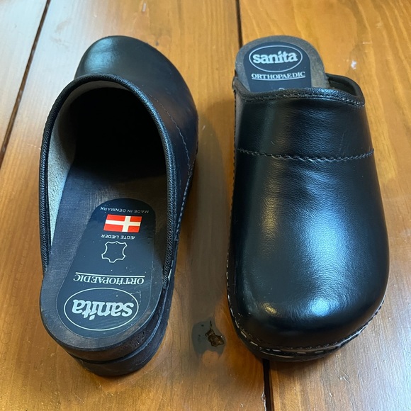 Sanita Other - Vintage Leather Sanita Clogs